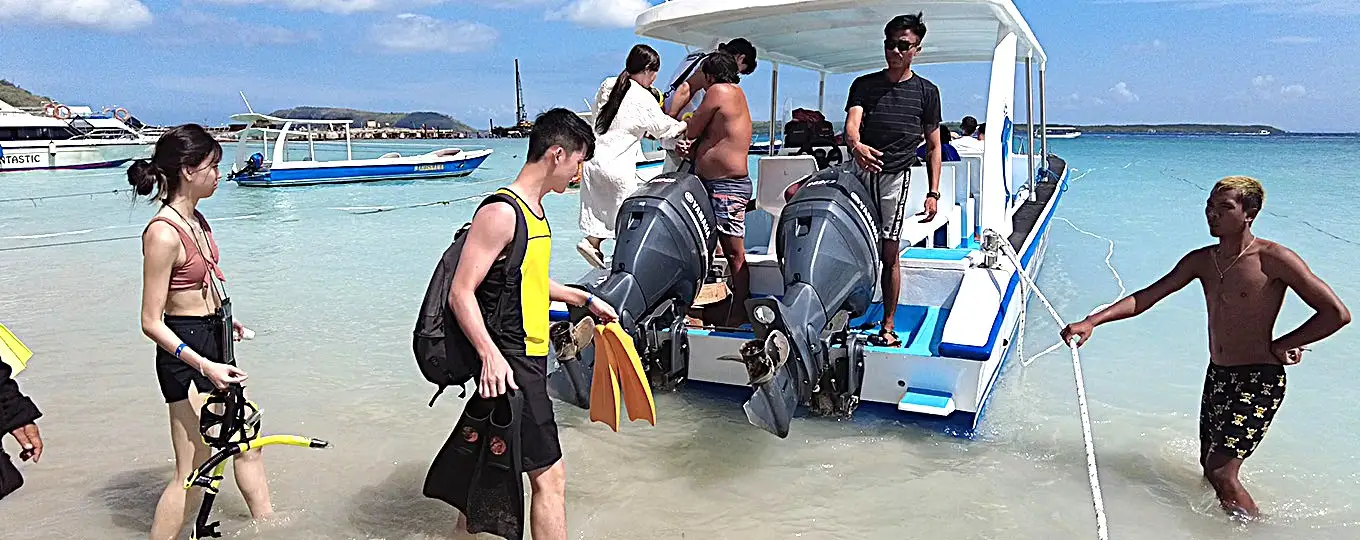 manta-bay-snorkeling-boat